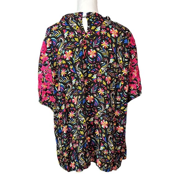 Savanna Jane Top Size 3X Black Abstract Embroidered Floral Boho Artsy Cottage - Picture 2 of 9